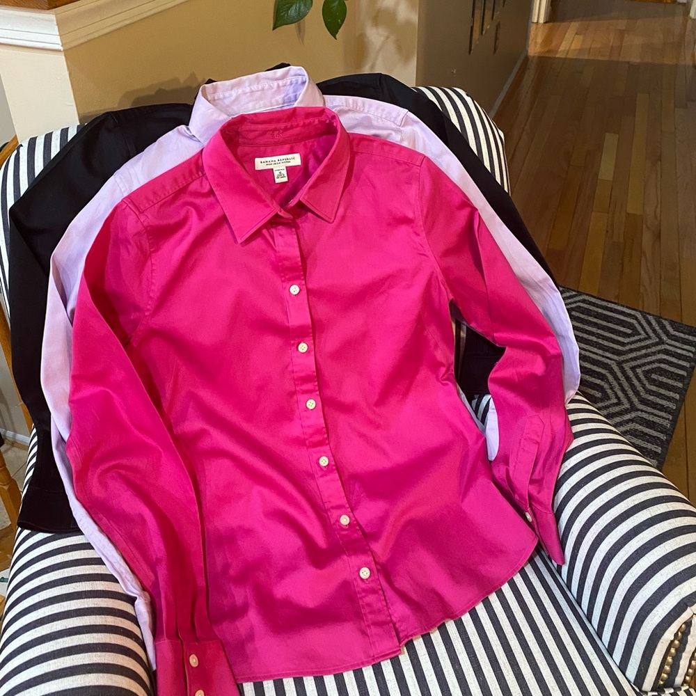 Set of 3 Banana Republic non iron, women’s buttons down shirts. Size 10(fits8)